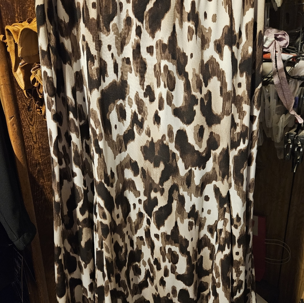 Jones wear skirt